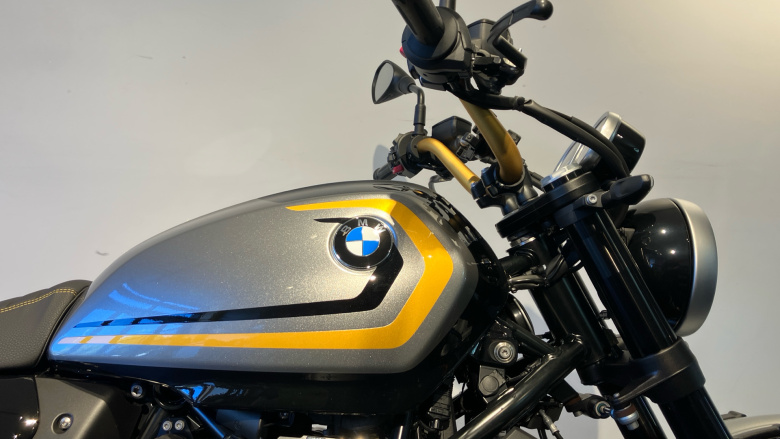 BMW R12 (24MY)